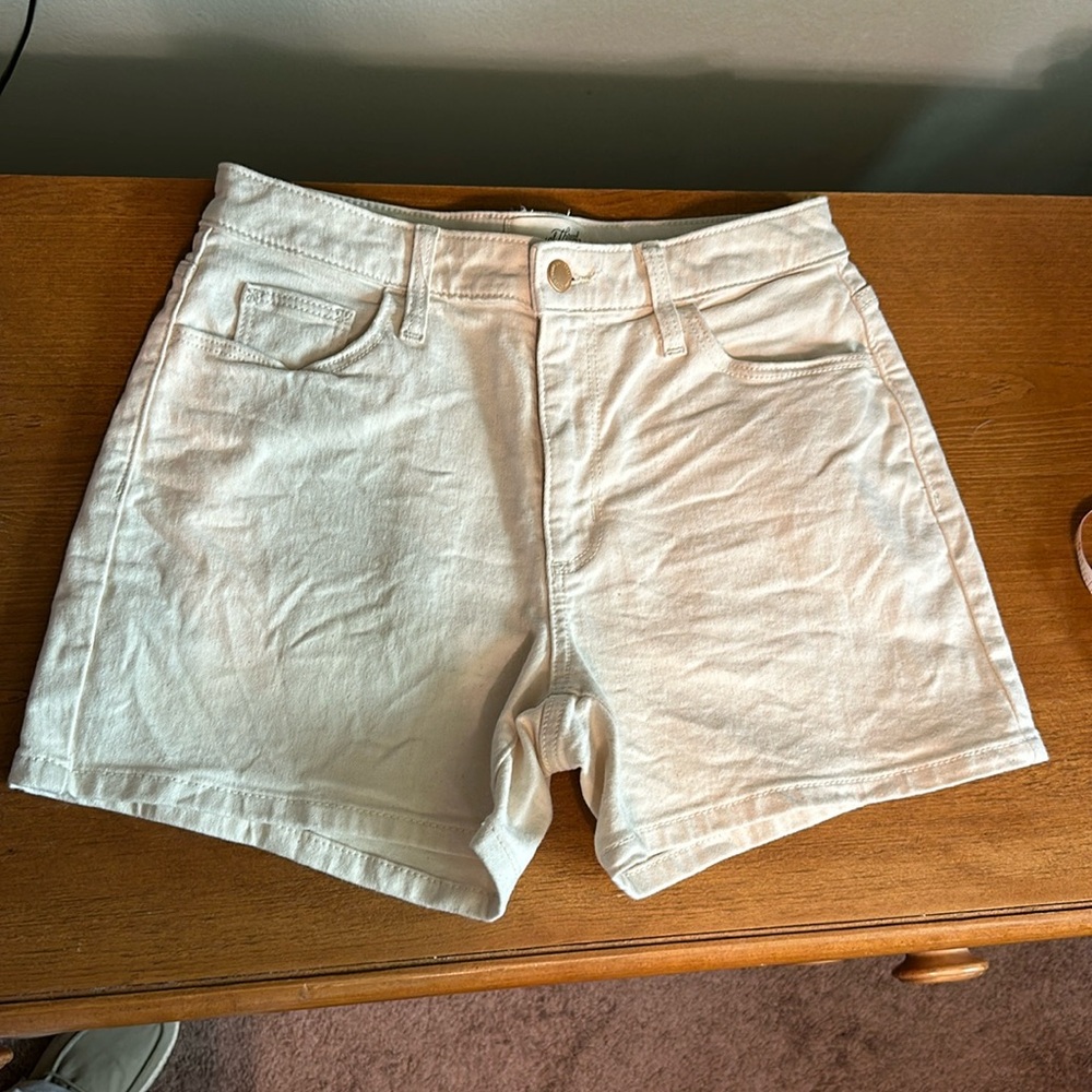 Universal Thread High Rise shorts